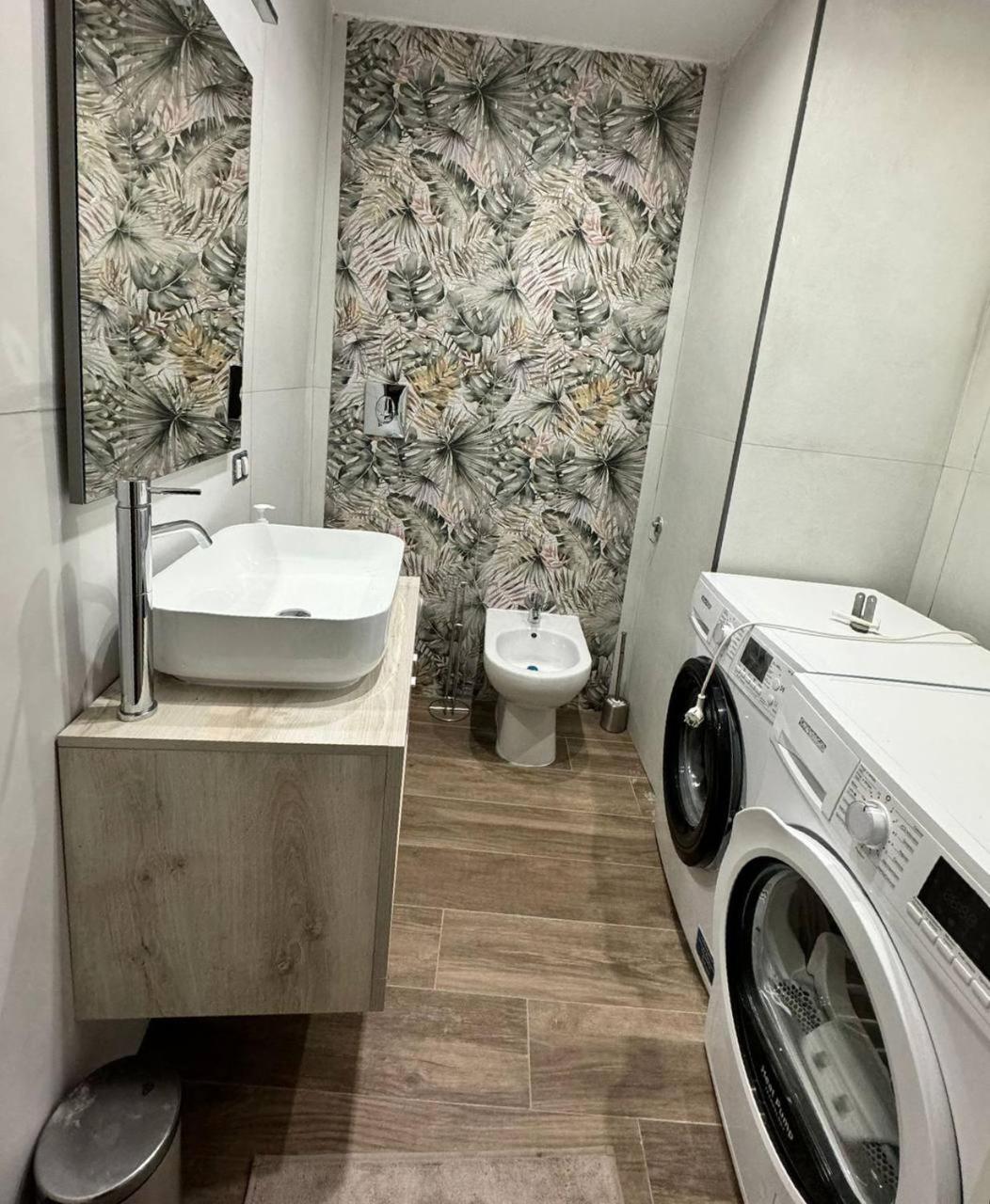 Appartement 280 Mt Dalla Metro The Mox Luxury Apartament Napels